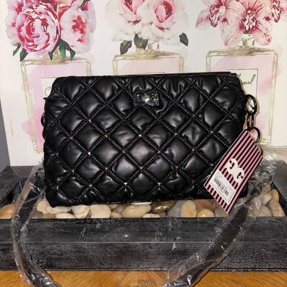 gilda of paris Handbags - Gilda Paris Black Quilted Bag